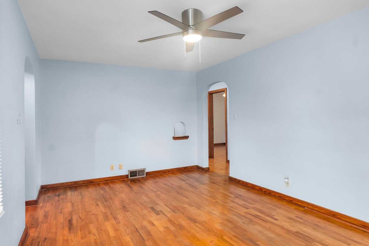 1821 Merriwether St - Photo 3 of 15