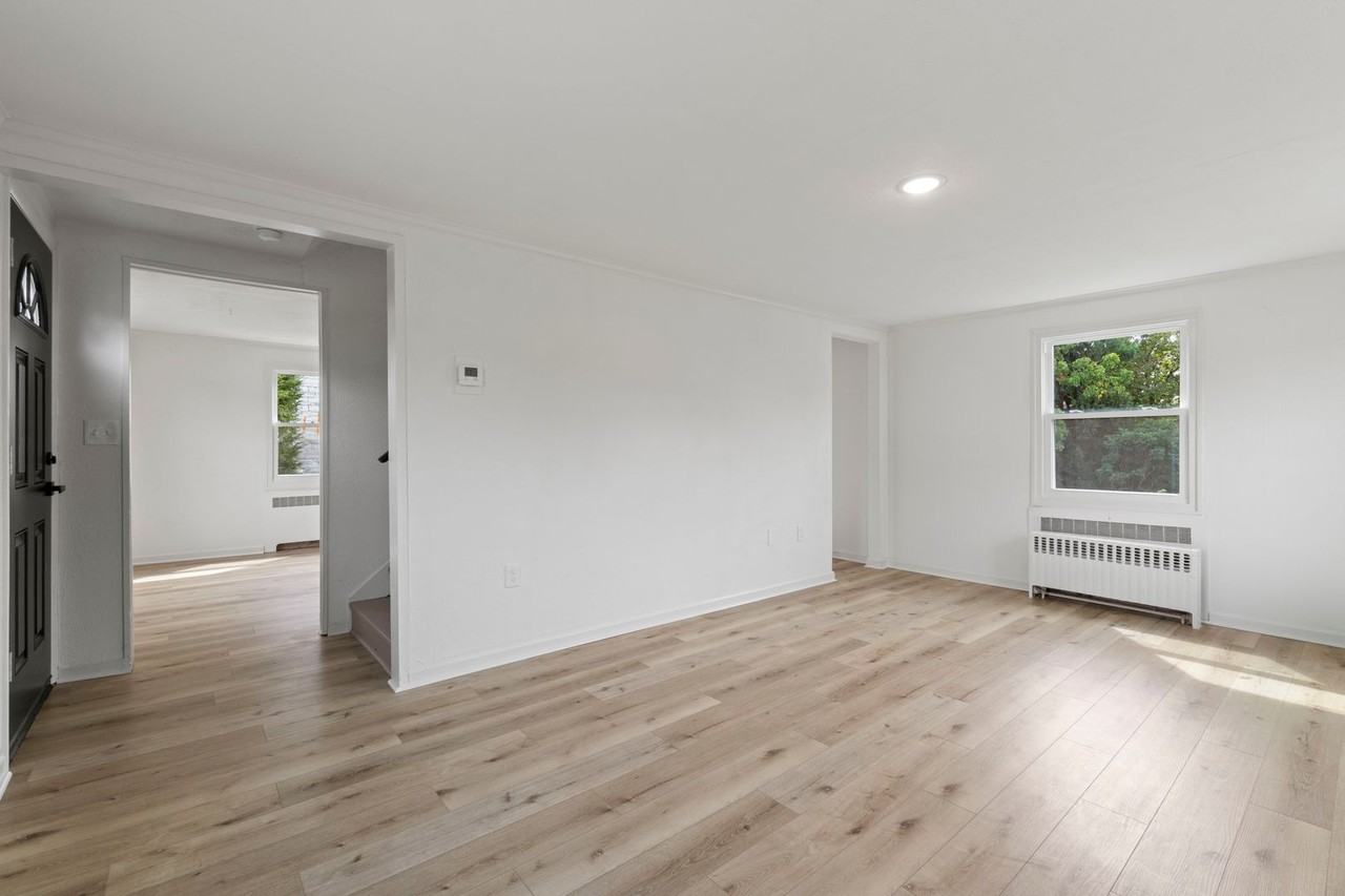 616 Grandview Ave - Photo 5 of 21