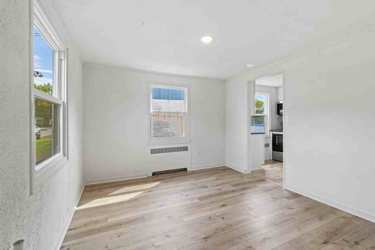 616 Grandview Ave - Photo 6 of 21