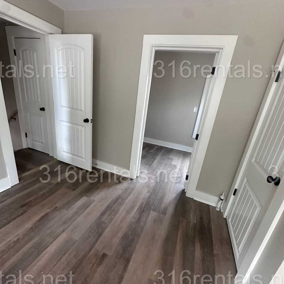 420 S Osage St - Photo 6 of 27