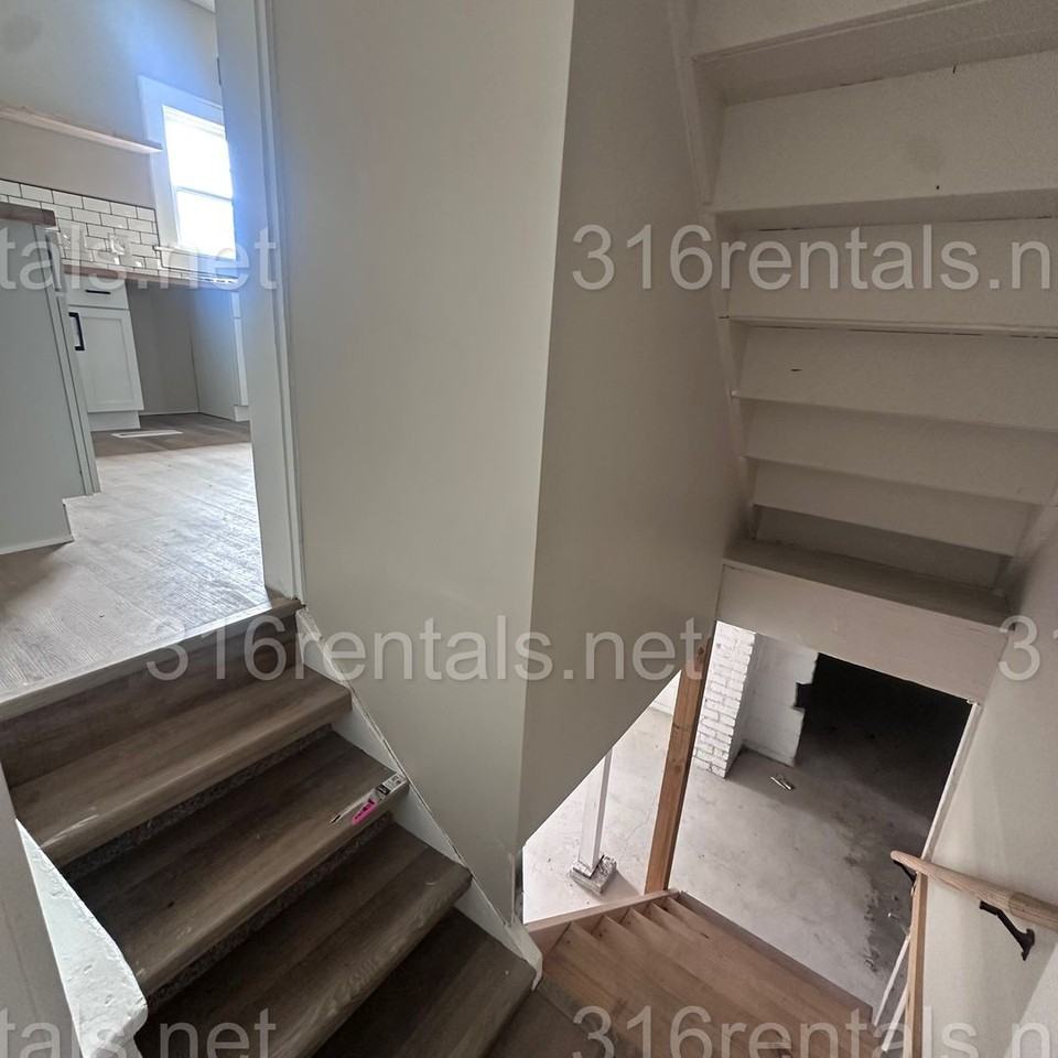 420 S Osage St - Photo 7 of 27
