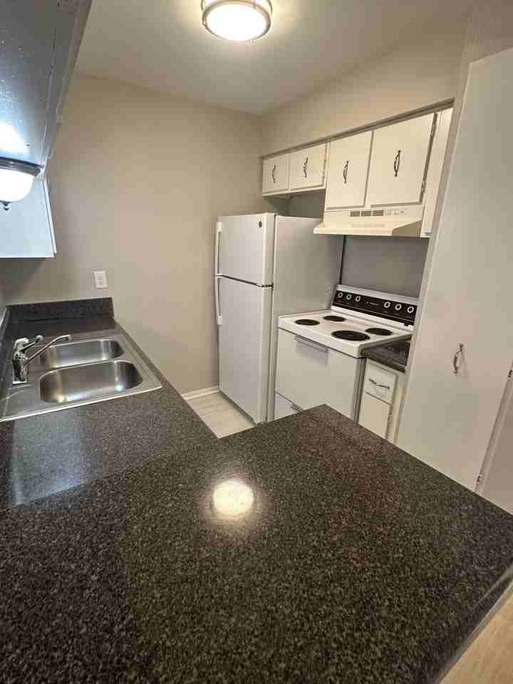 6750 6750 Quail Hollow Ct #3 - Photo 4 of 8