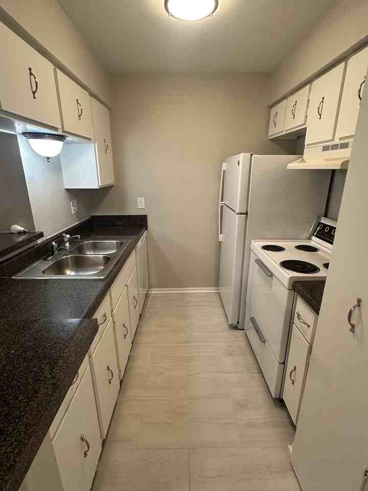6750 6750 Quail Hollow Ct #3 - Photo 5 of 8