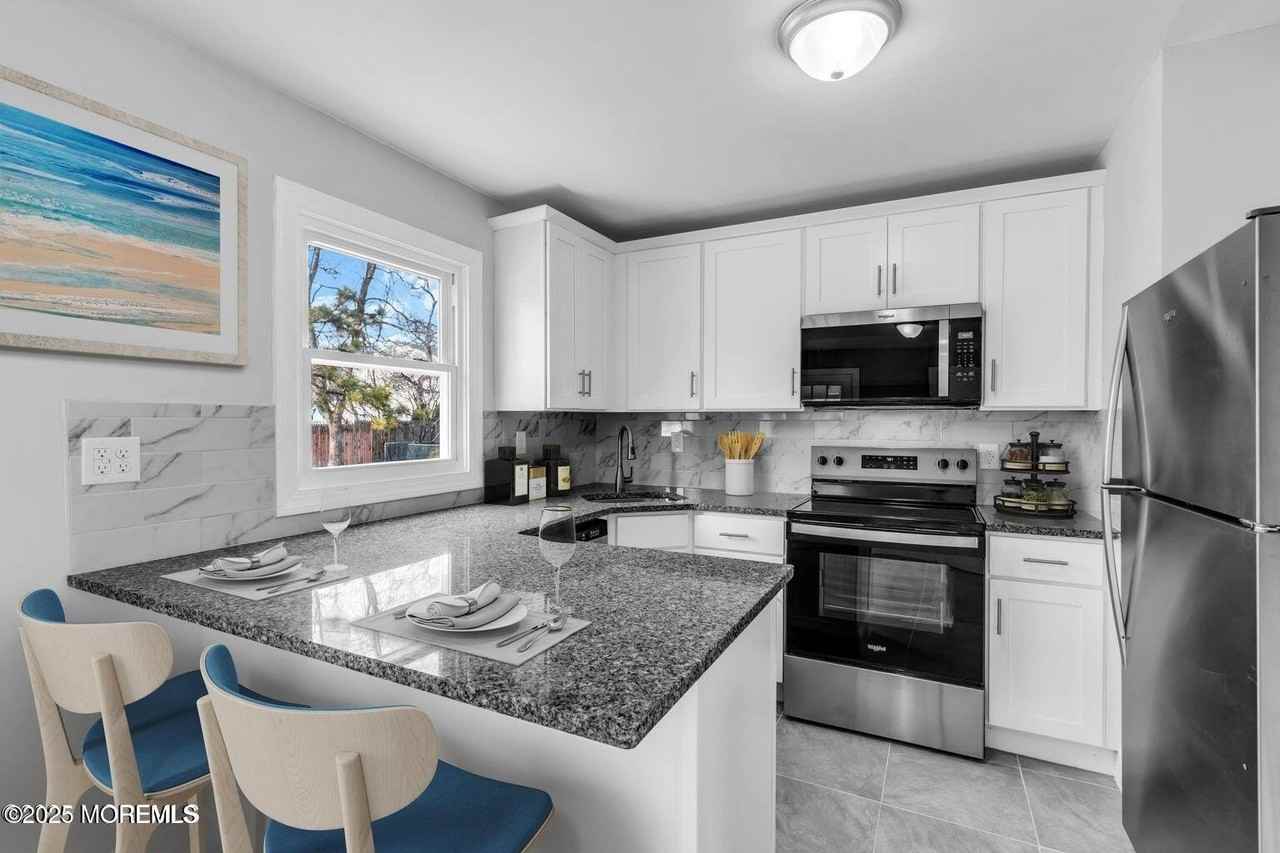 382 Dogwood Dr - Photo 4 of 21
