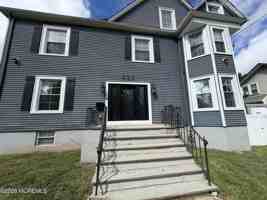 featured image of 415 E 3rd Ave #2R