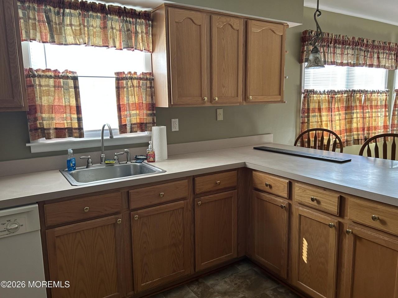 8 Lamb Rd - Photo 7 of 26