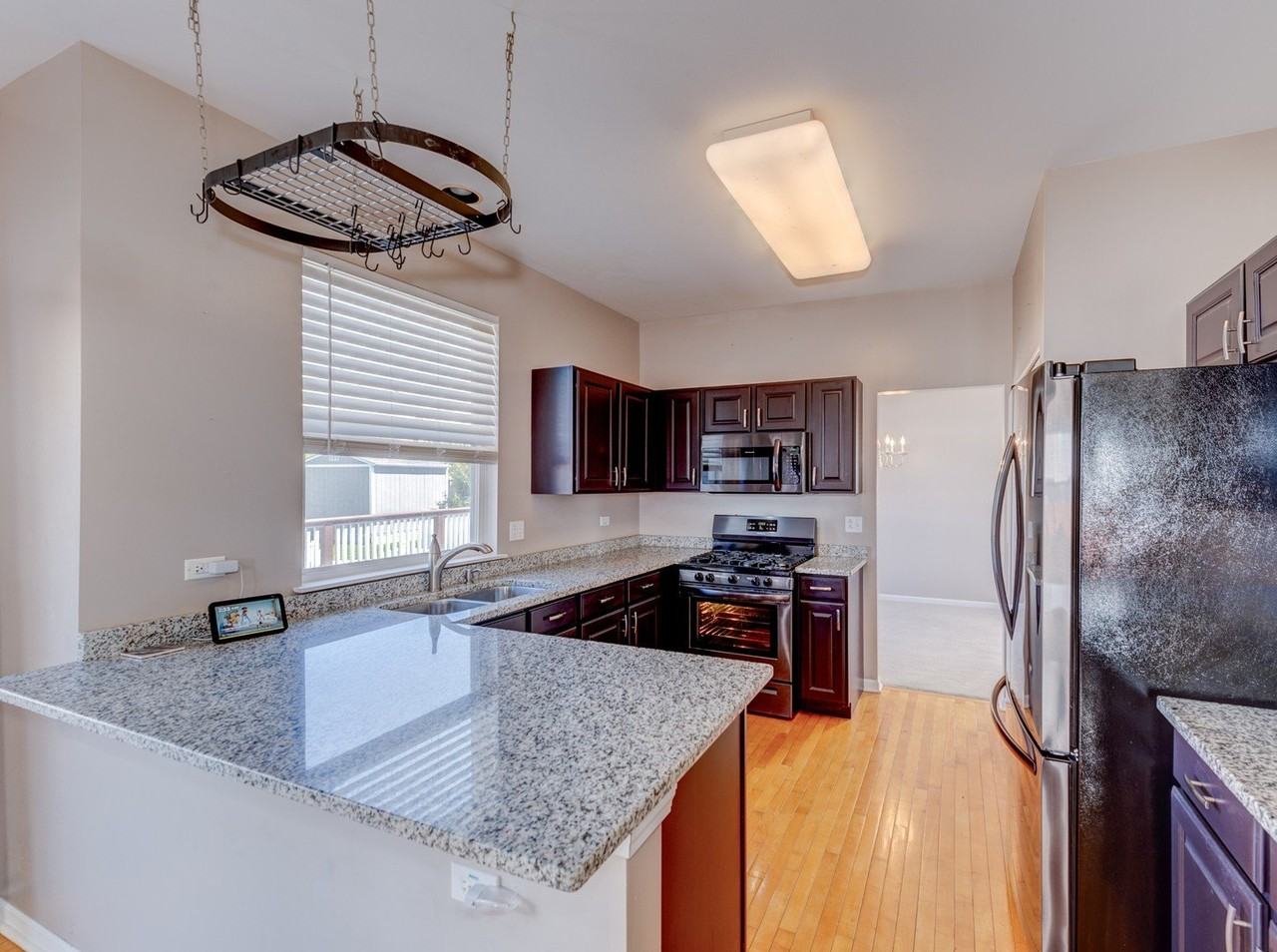 1810 Van Dyke Ln - Photo 5 of 24