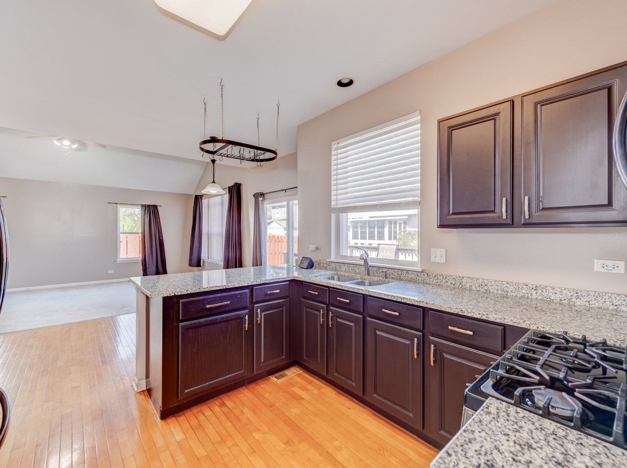 1810 Van Dyke Ln - Photo 6 of 24