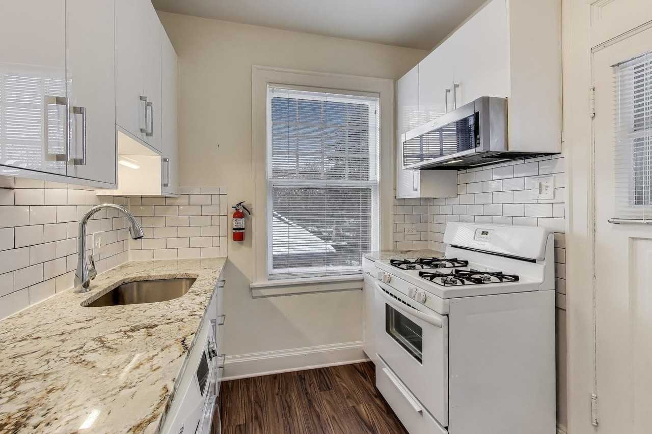 1628 Wesley Ave - Photo 6 of 13