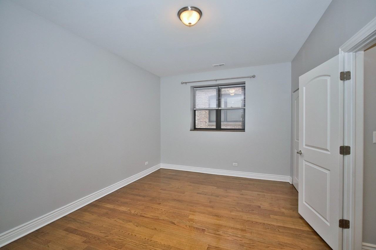 2515 W Lawrence Ave #3W - Photo 6 of 16