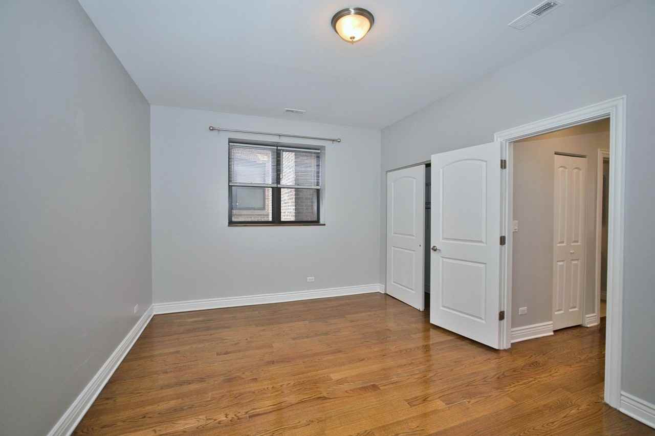 2515 W Lawrence Ave #3W - Photo 7 of 16