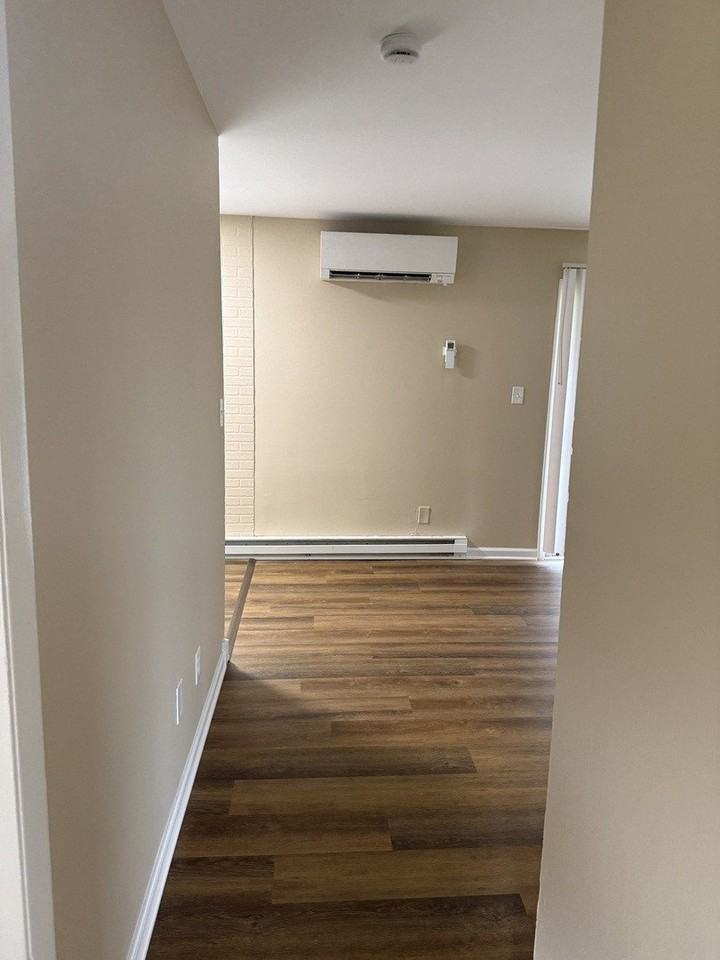 1351 Monomoy St #C3 - Photo 3 of 11
