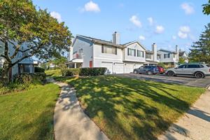 featured image of 7918 Knottingham Cir #B
