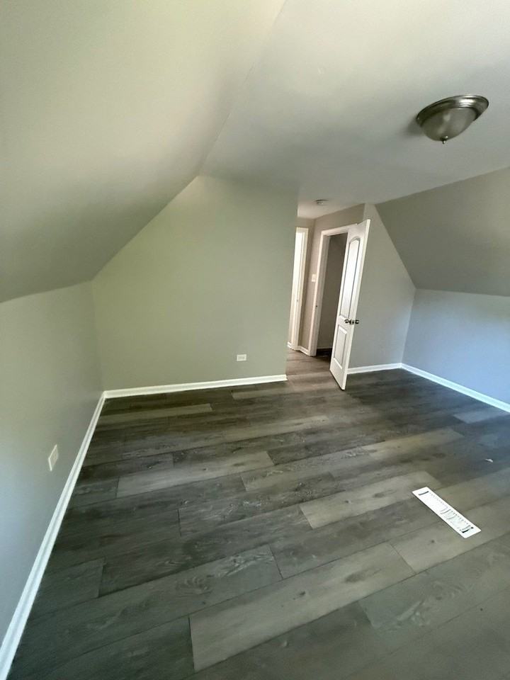 16963 Shea Ave - Photo 4 of 7