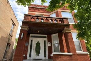 featured image of 7015 S Peoria St #1