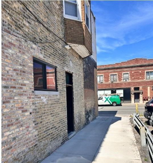 4121 W Montrose Ave #1