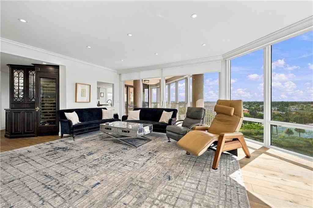 4951 Gulf Shore Blvd N #501 - Photo 7 of 42