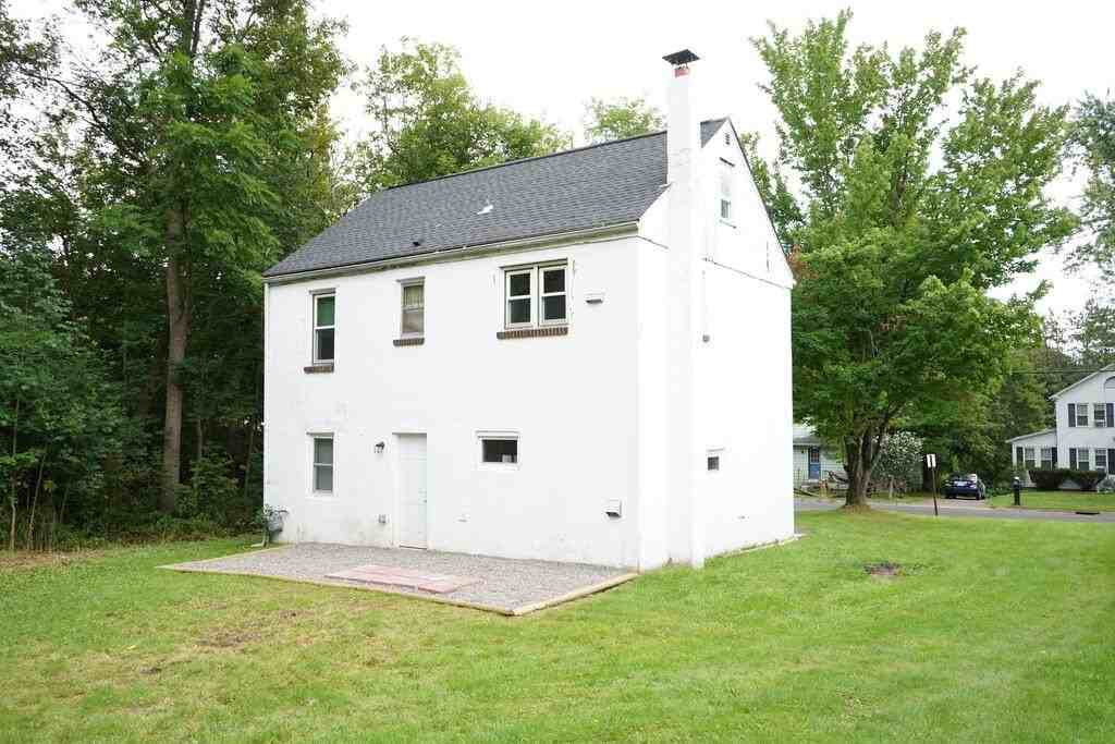 218 Airport Rd - Photo 4 of 25