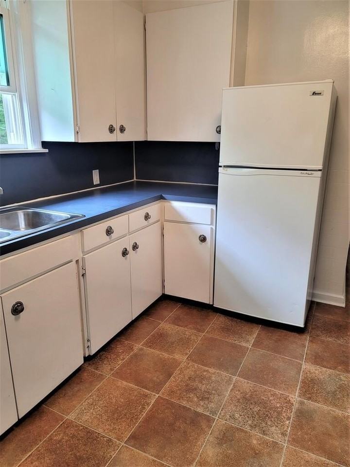 218 Airport Rd - Photo 6 of 25