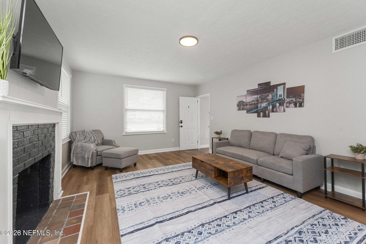 1833 San Marco Blvd #1 - Photo 4 of 28