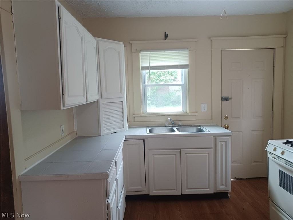 50 N Hazelwood Ave - Photo 7 of 20