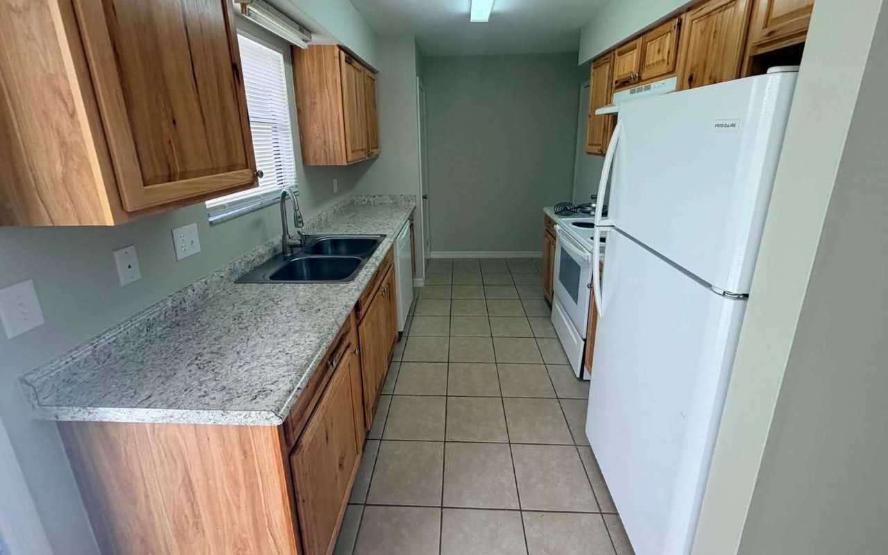 3820 Nw Archer St Apt 102 - Photo 3 of 7