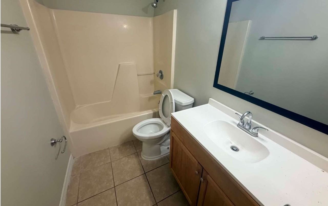 3820 Nw Archer St Apt 102 - Photo 5 of 7