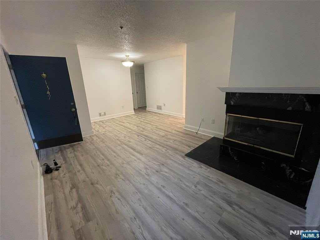 1347 Paddington Rd - Photo 3 of 18
