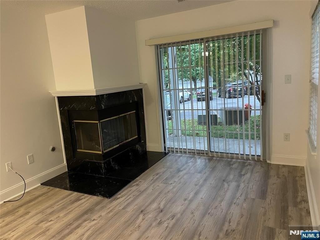 1347 Paddington Rd - Photo 4 of 18