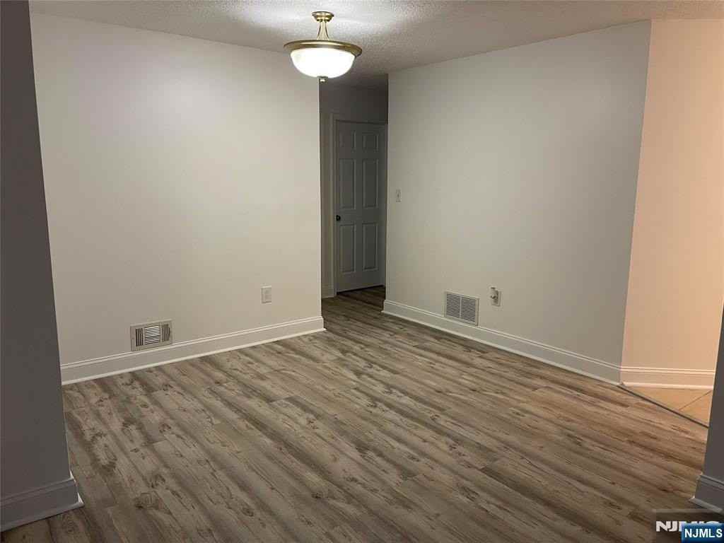 1347 Paddington Rd - Photo 6 of 18