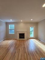 featured image of 567 Coventry Dr