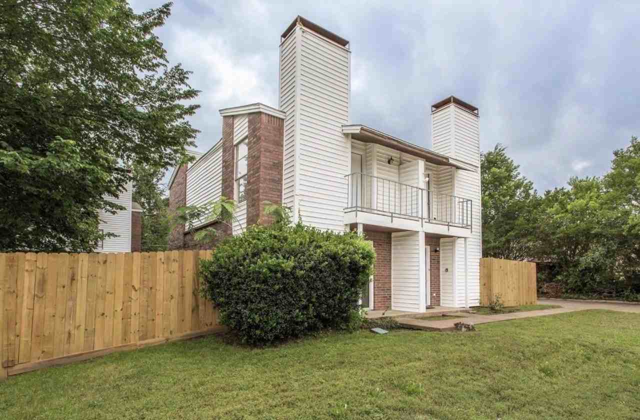 6828 Brentwood Stair Rd