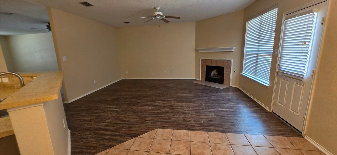 2820 Deer Ridge Dr - Photo 7 of 36
