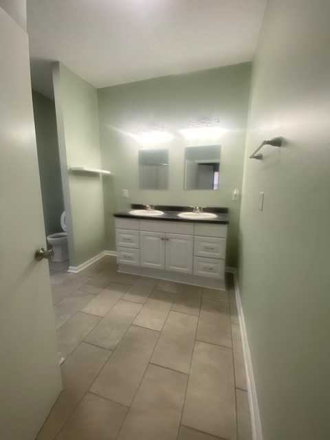 1036 Oakwood Ave #1 - Photo 6 of 19