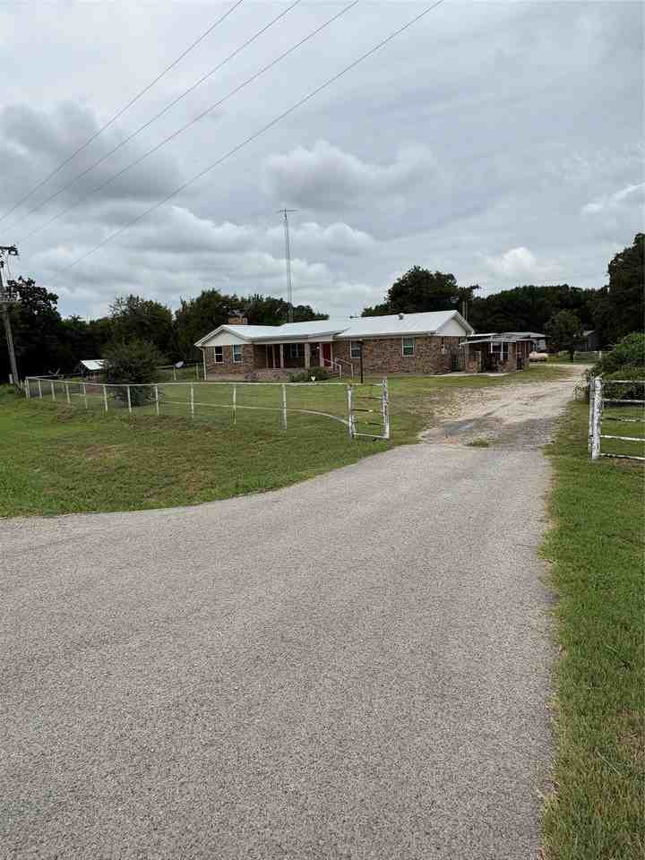 7342 Fm 1810 - Photo 2 of 31