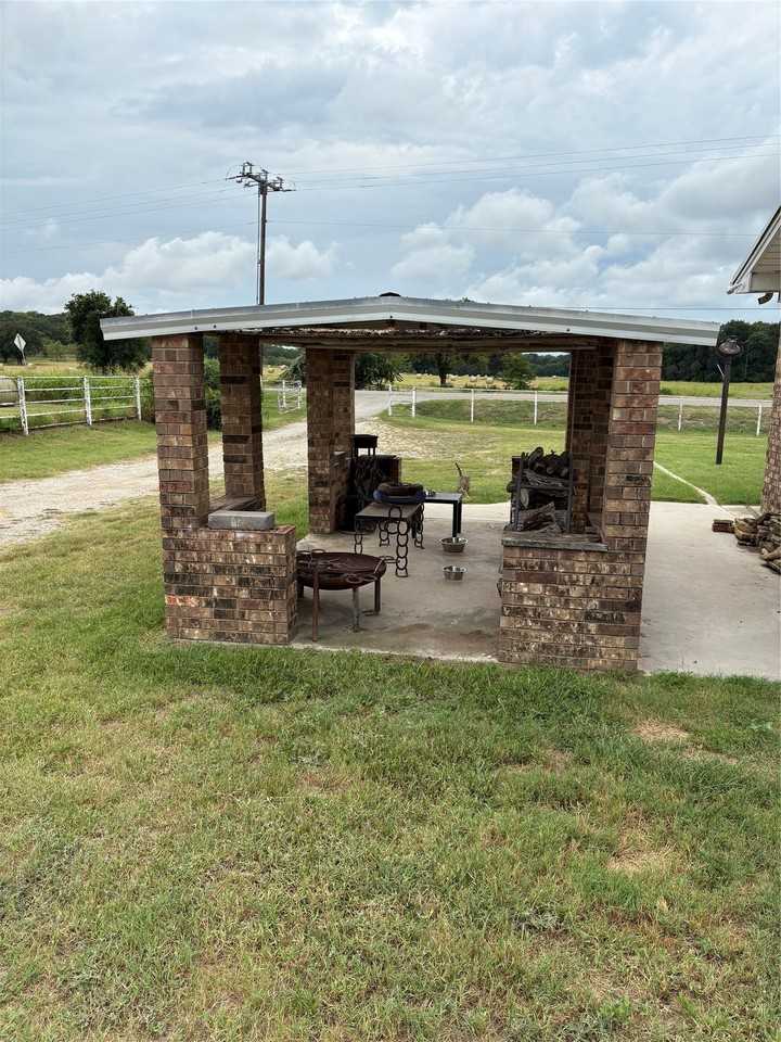 7342 Fm 1810 - Photo 6 of 31
