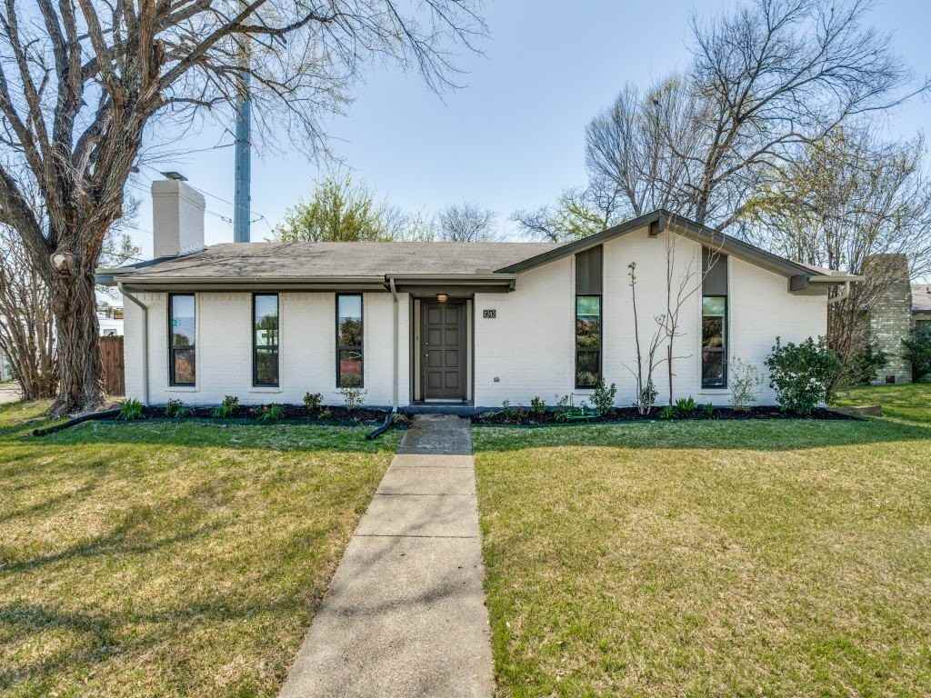 1242 Delores Dr