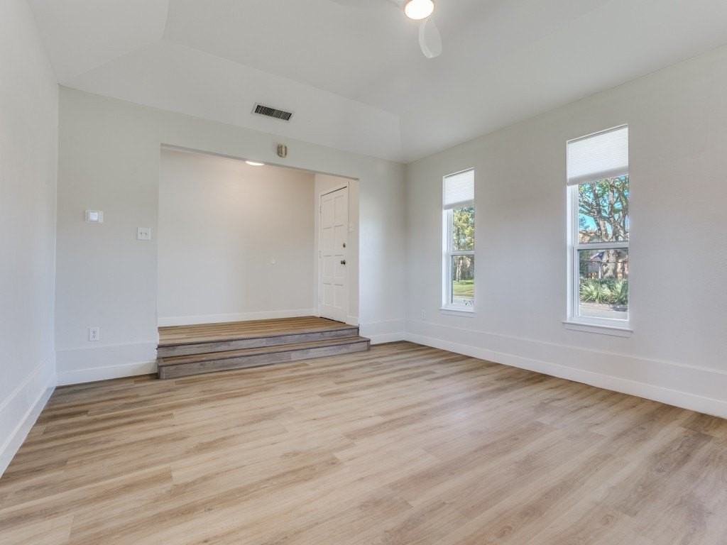 1242 Delores Dr - Photo 4 of 24