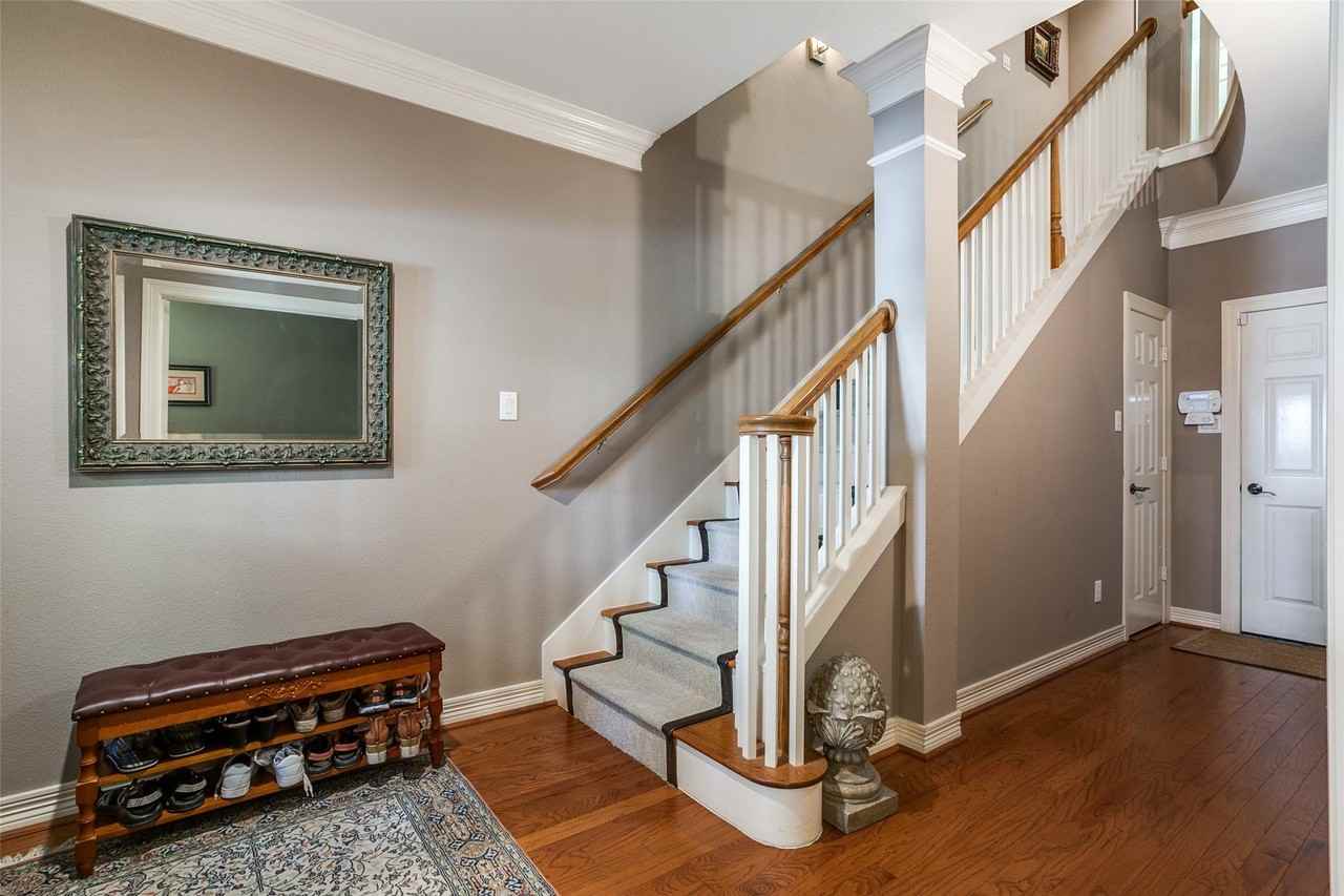2817 State St - Photo 4 of 23
