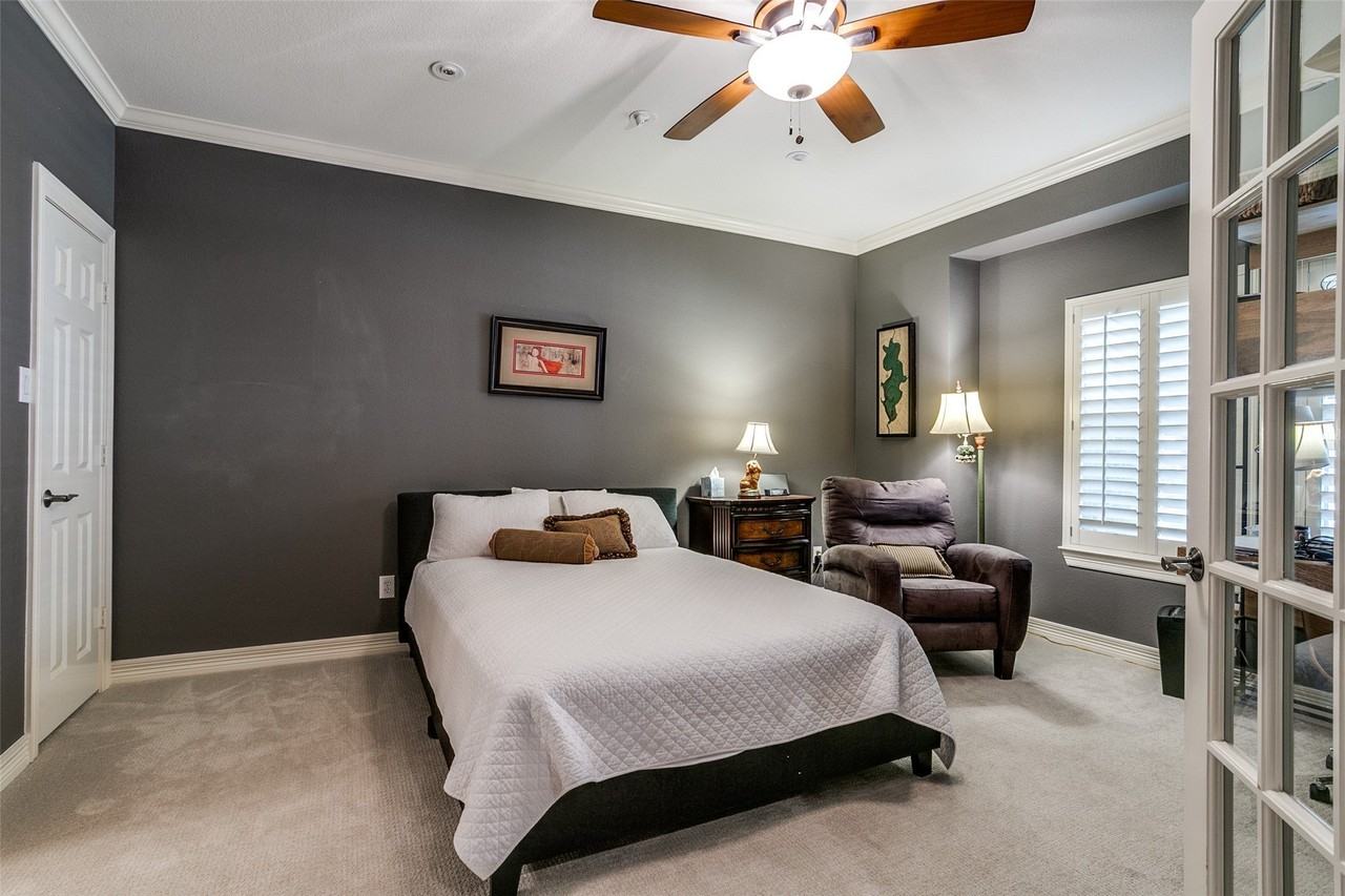 2817 State St - Photo 5 of 23