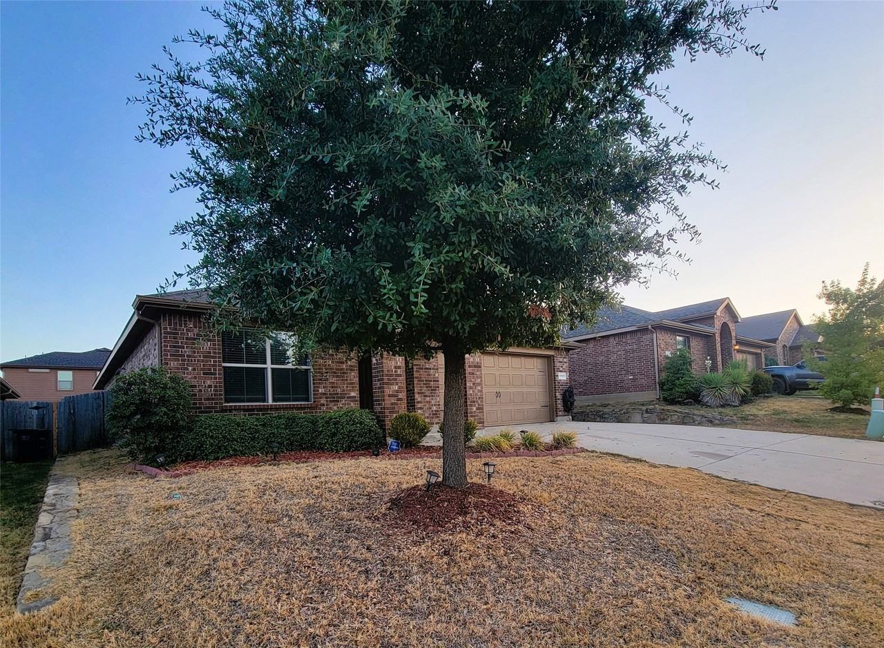 1117 Prelude Dr - Photo 3 of 26