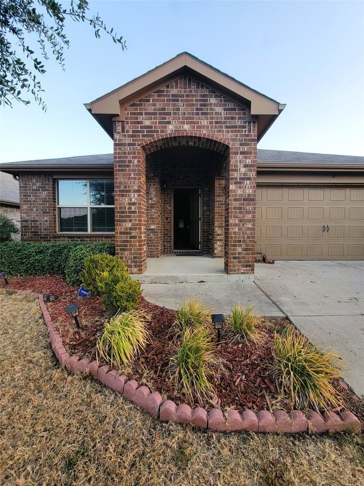 1117 Prelude Dr - Photo 4 of 26