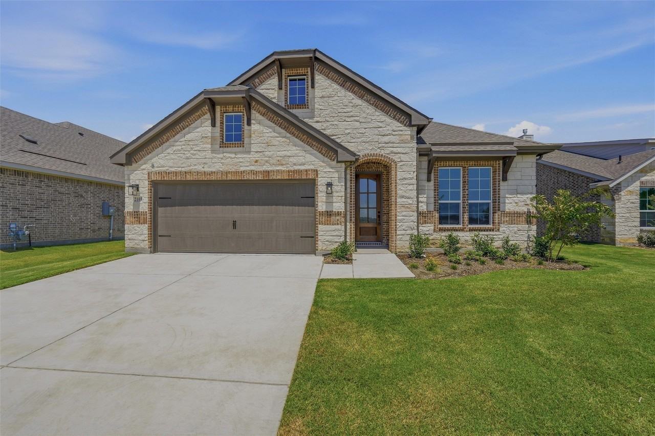 2105 Bluebird Ln - Photo 2 of 30