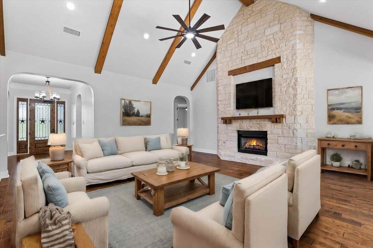 402 N Parkway Dr - Photo 6 of 19