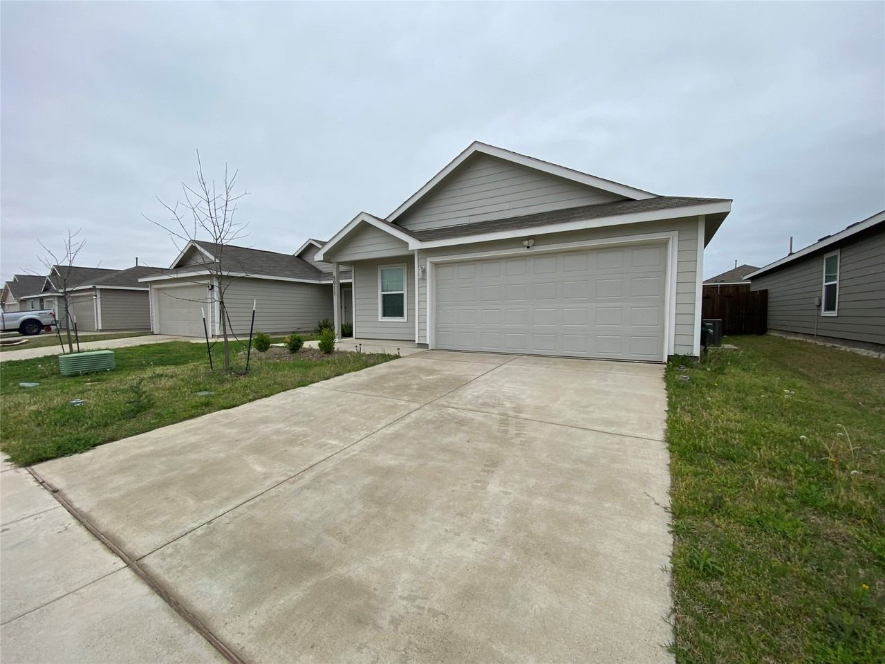 5911 Nyquist Way - Photo 5 of 38
