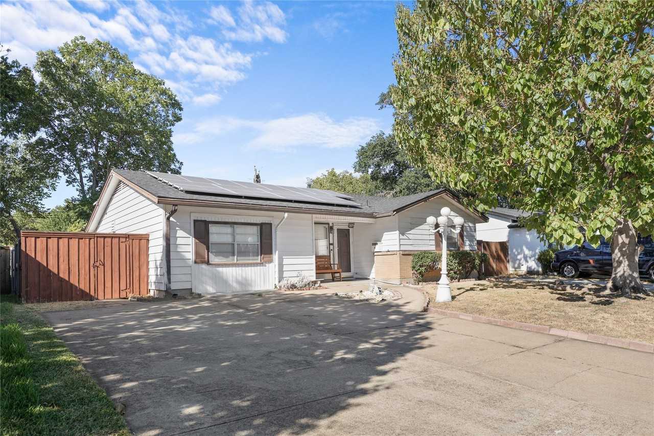 1809 Anderson St - Photo 3 of 21