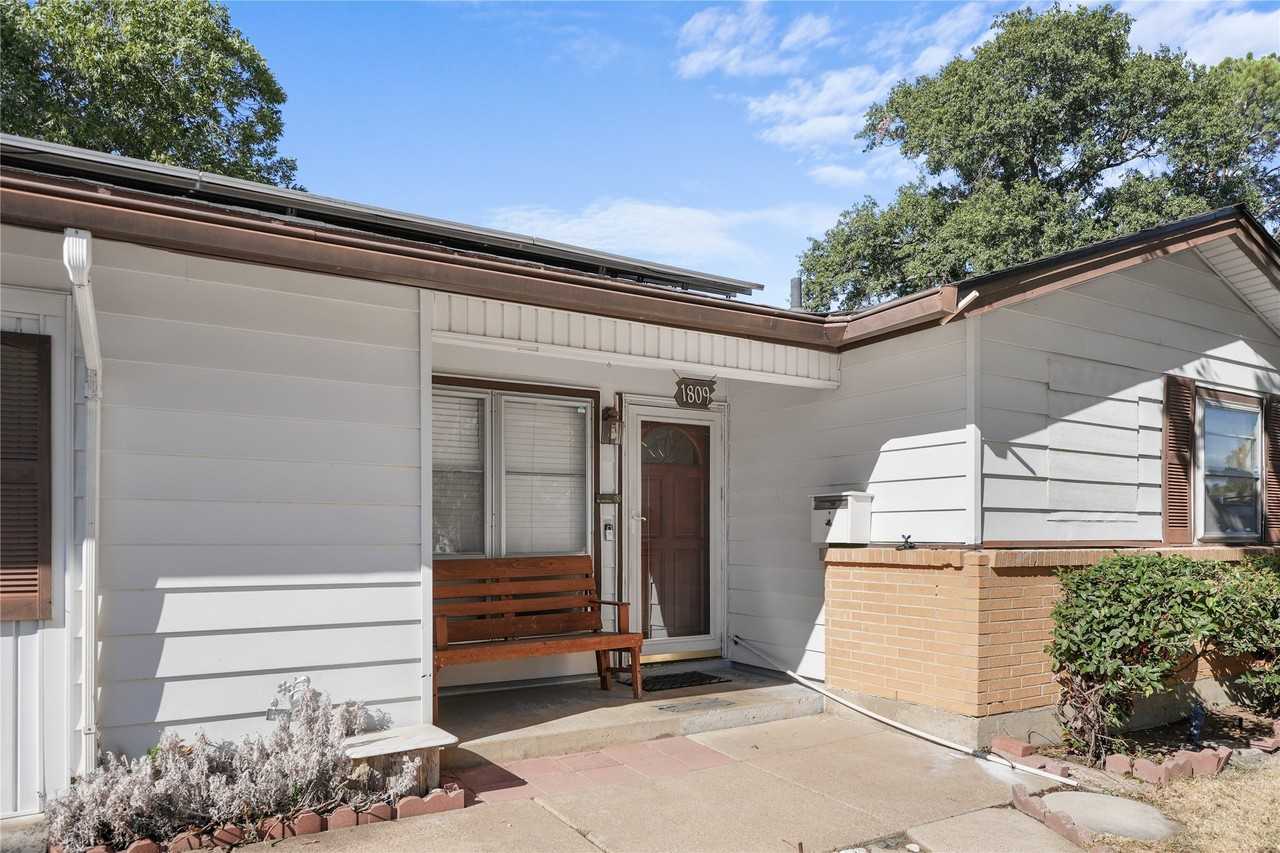 1809 Anderson St - Photo 4 of 21