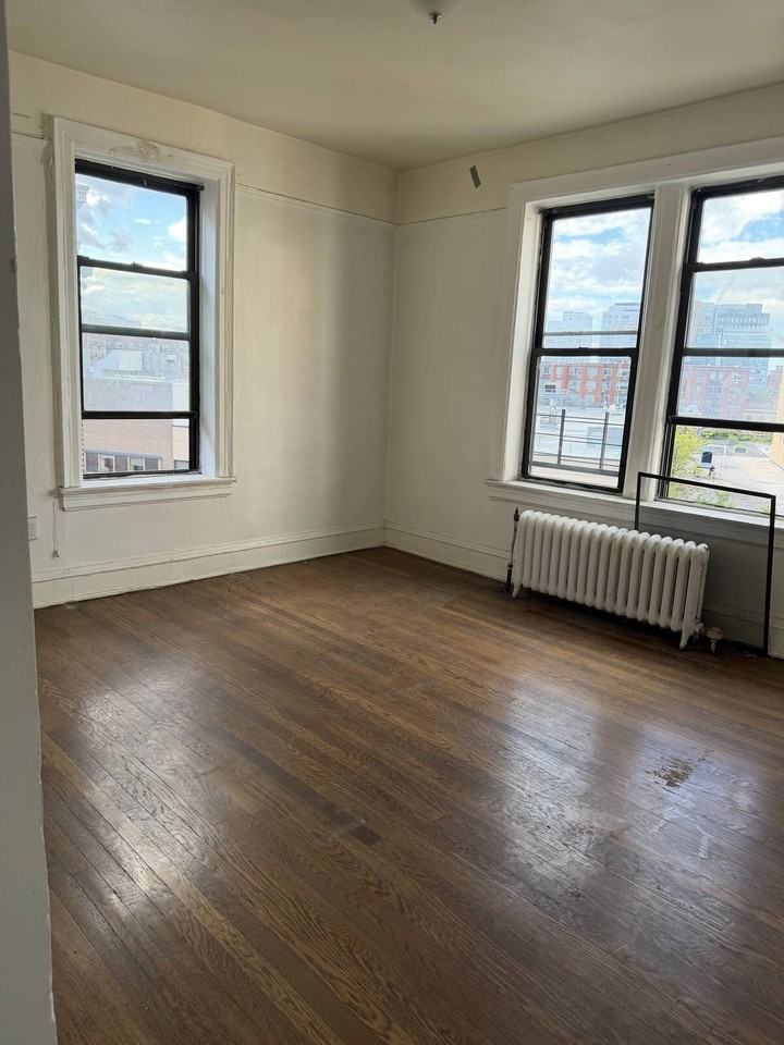 14030 Sanford Ave #5B - Photo 4 of 7