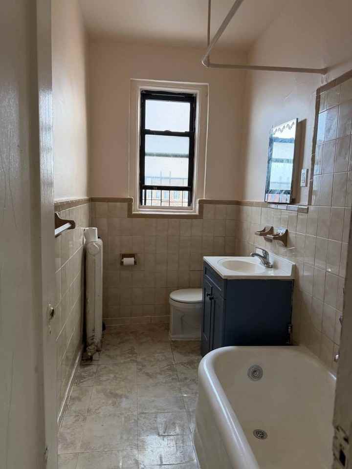 14030 Sanford Ave #5B - Photo 7 of 7