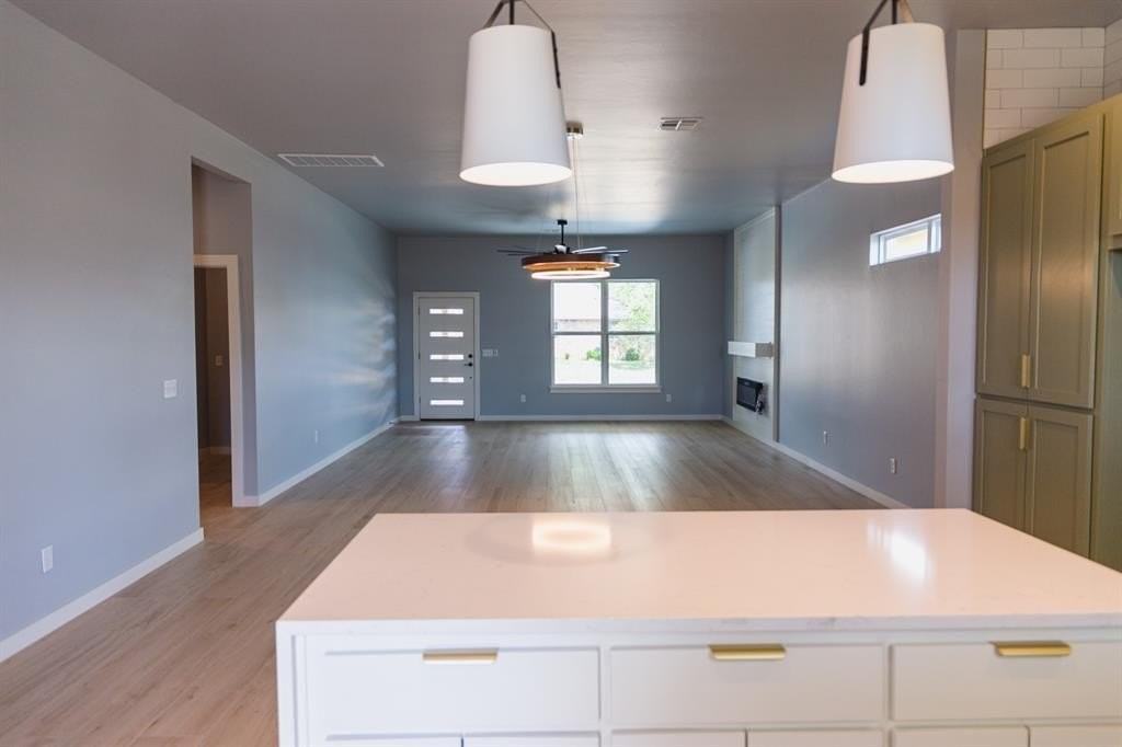 905 S Howard Ave - Photo 6 of 24